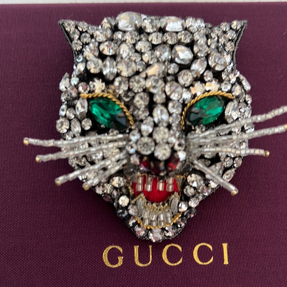 Gucci brooch